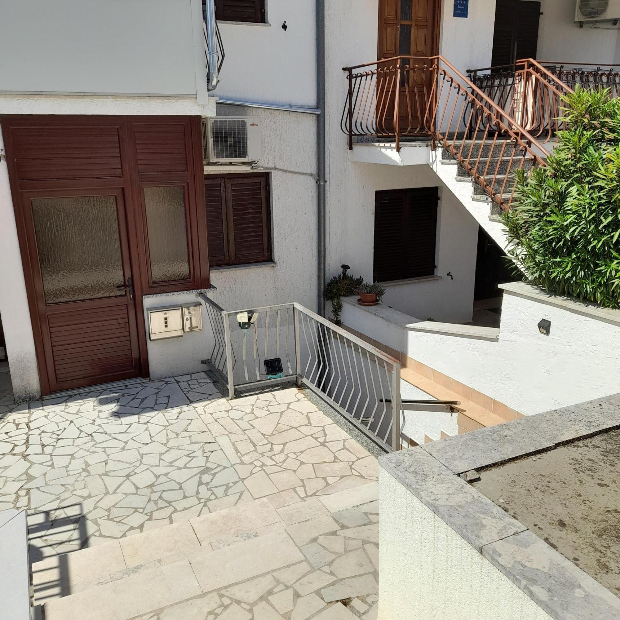 Family Apartment Romina Vrsar Exterior photo